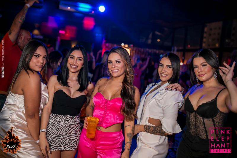  PAGODE NO ROOFTOP